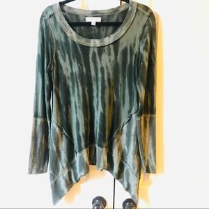 Like New tie dye style green tunic top